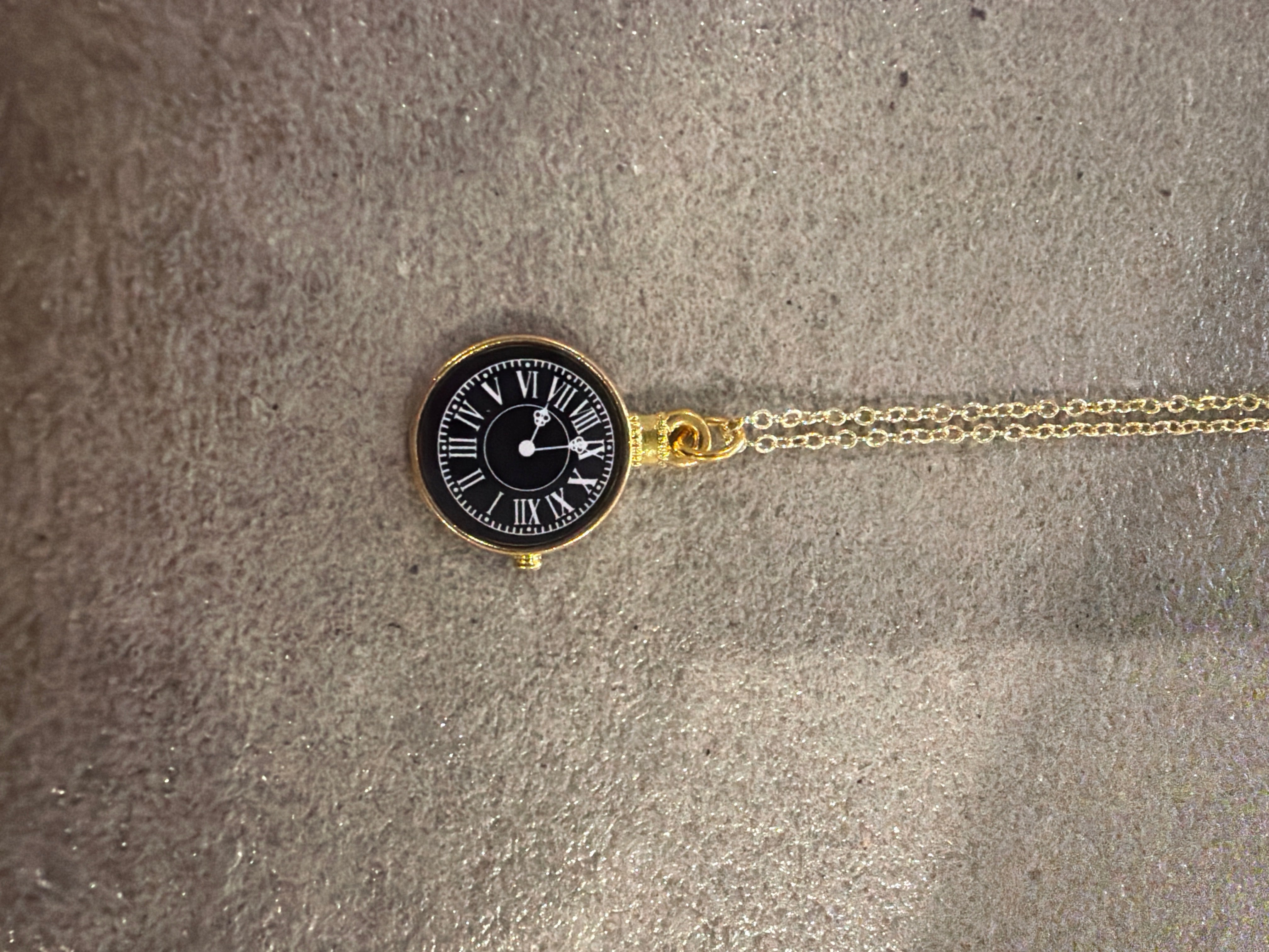 SOHPIA Black Clock Necklace