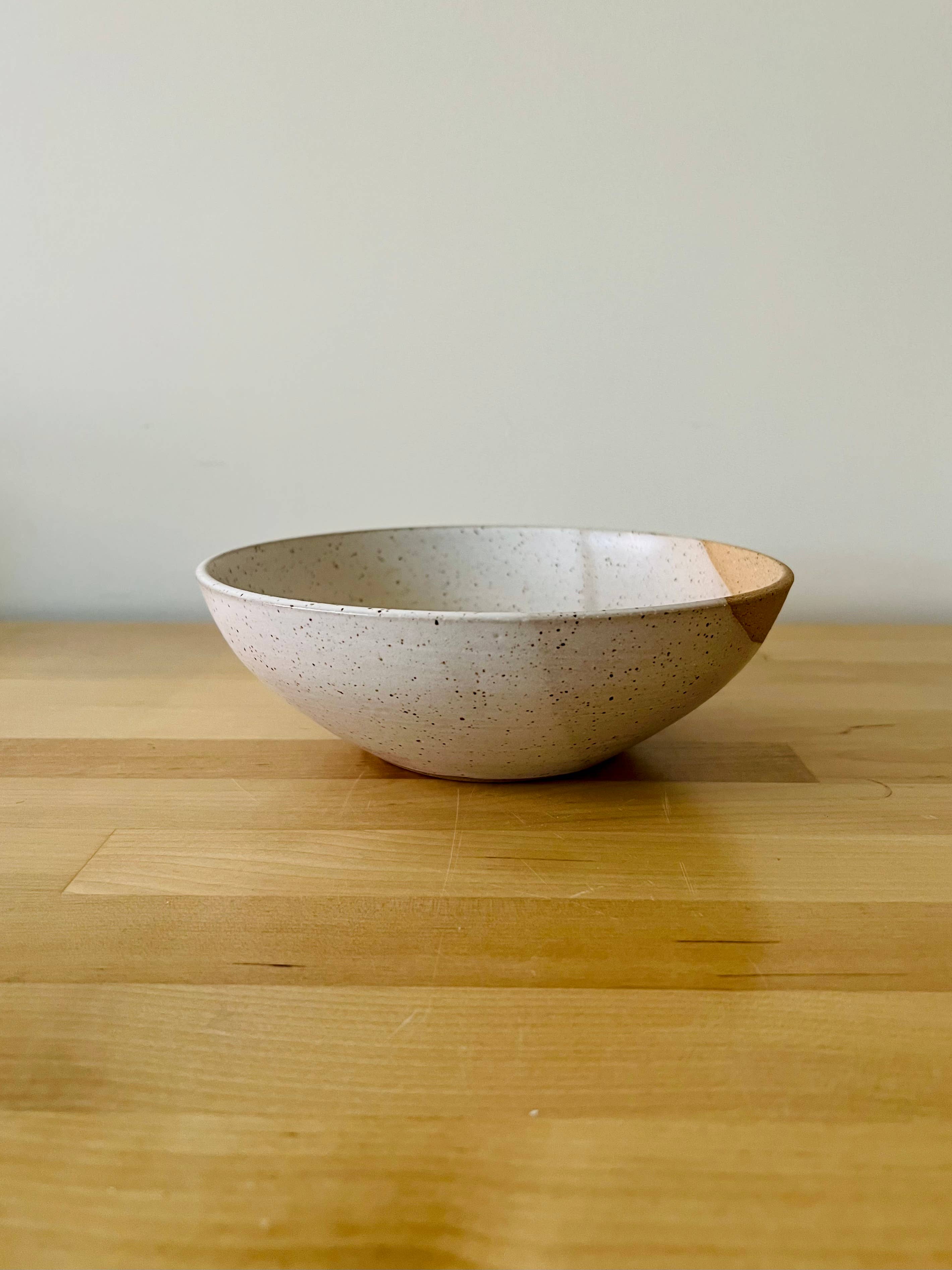 Hands on Ceramics Angle-Dipped Bowl: Beige