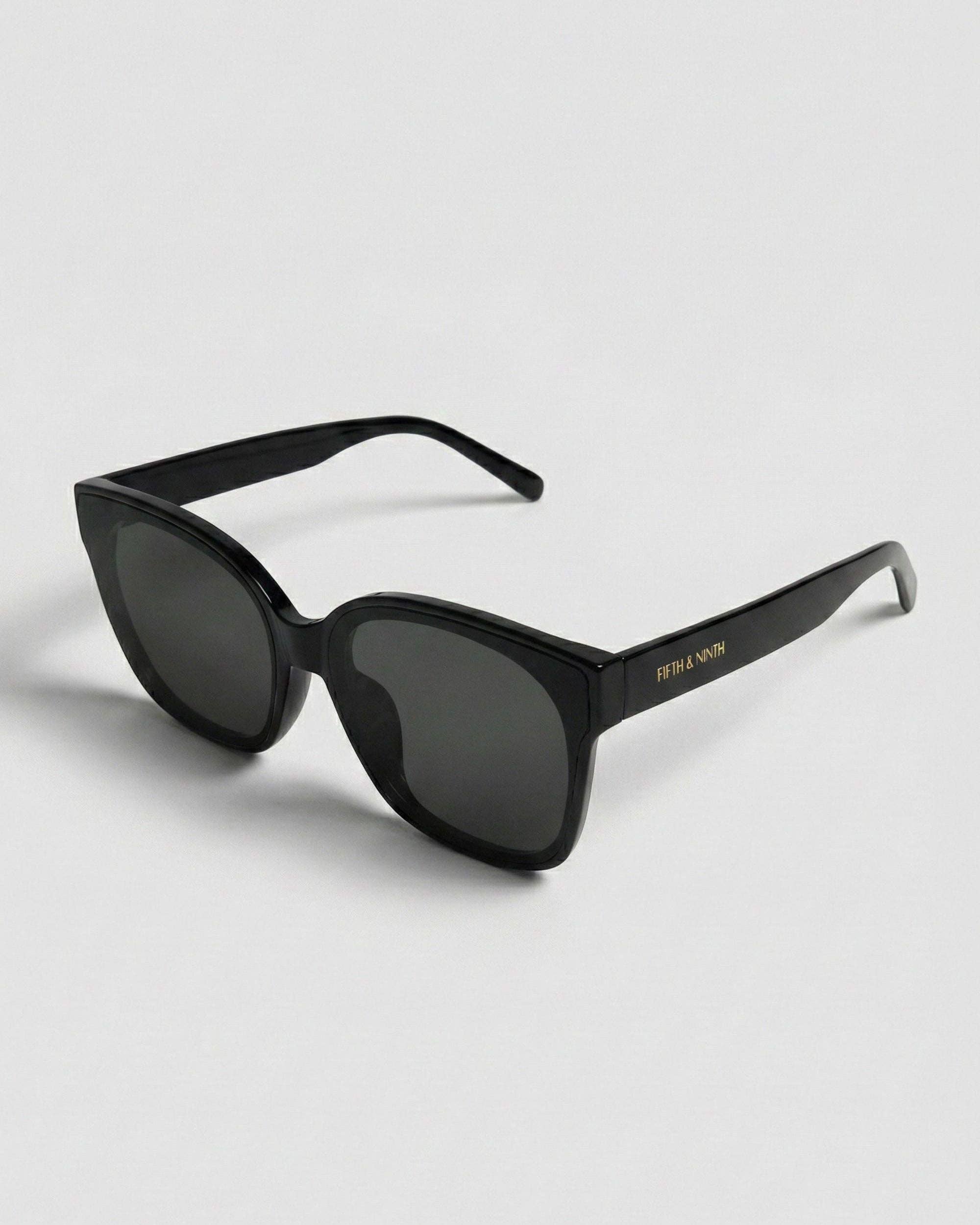 Carson Sunglasses: Black