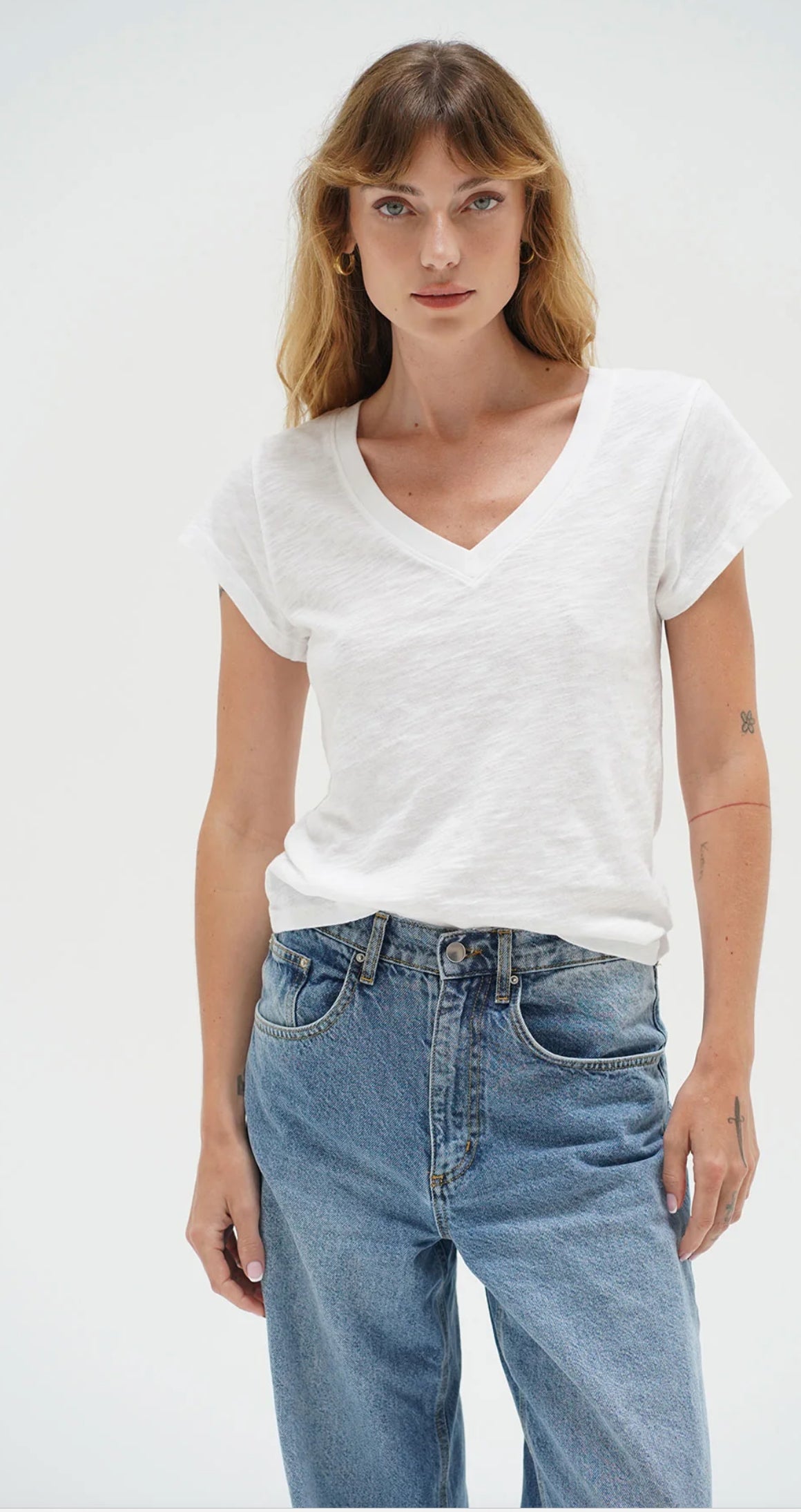 LNA Fitted V Neck Tee- White