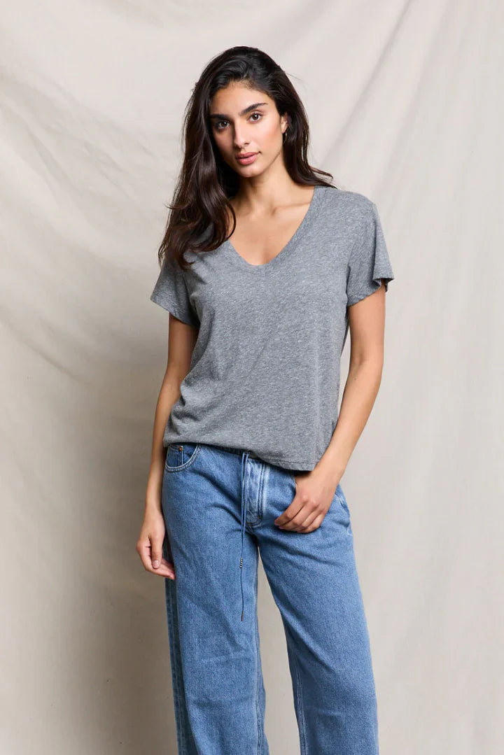 PERFECT WHITE TEE Hendrix Cotton Boxy V Neck Tee