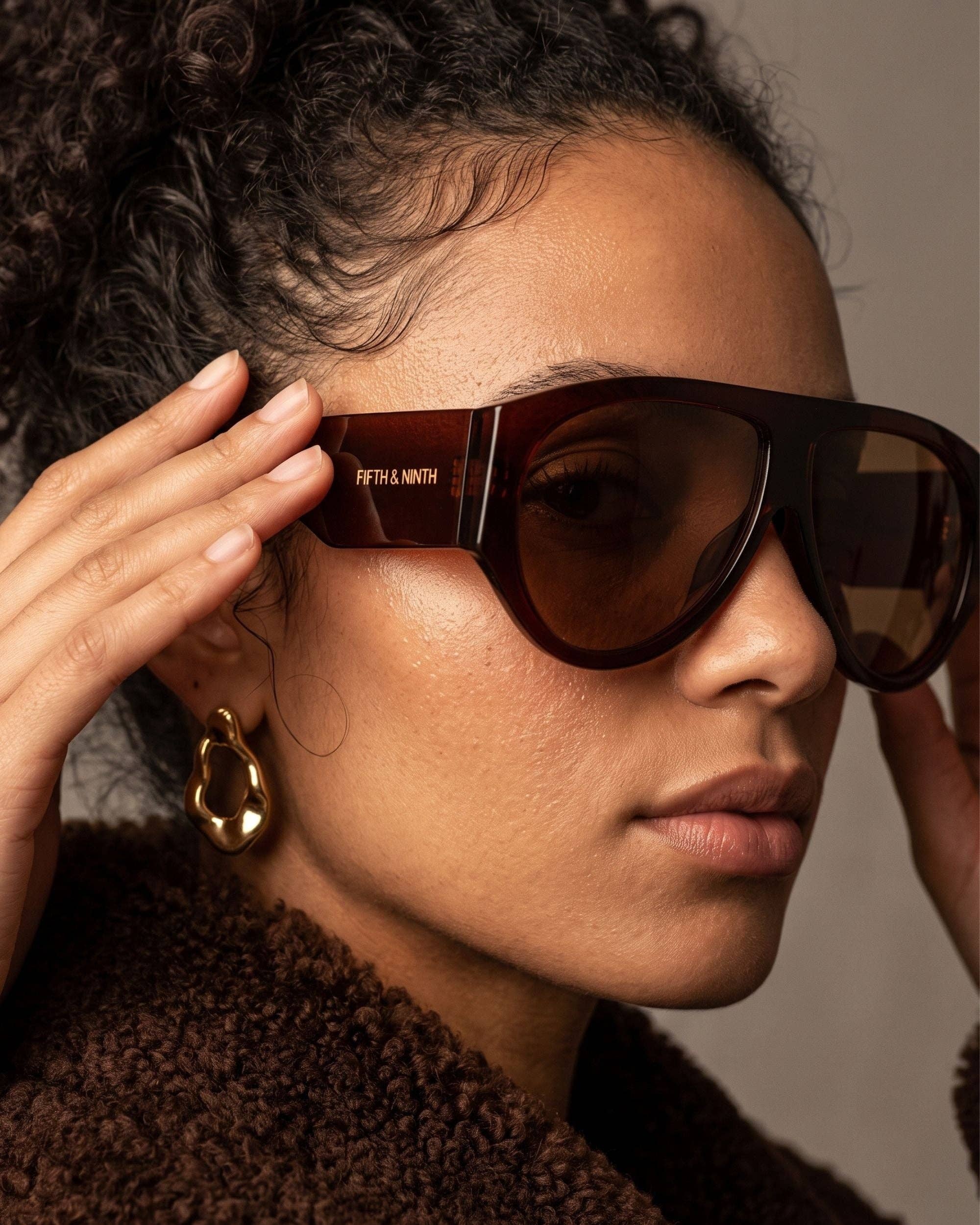 Naomi: Black / Polarized + 100% UV Protection