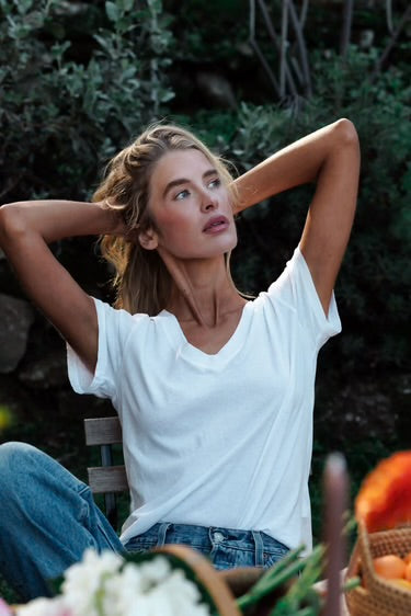 PERFECT WHITE TEE Hendrix Cotton Boxy V Neck Tee