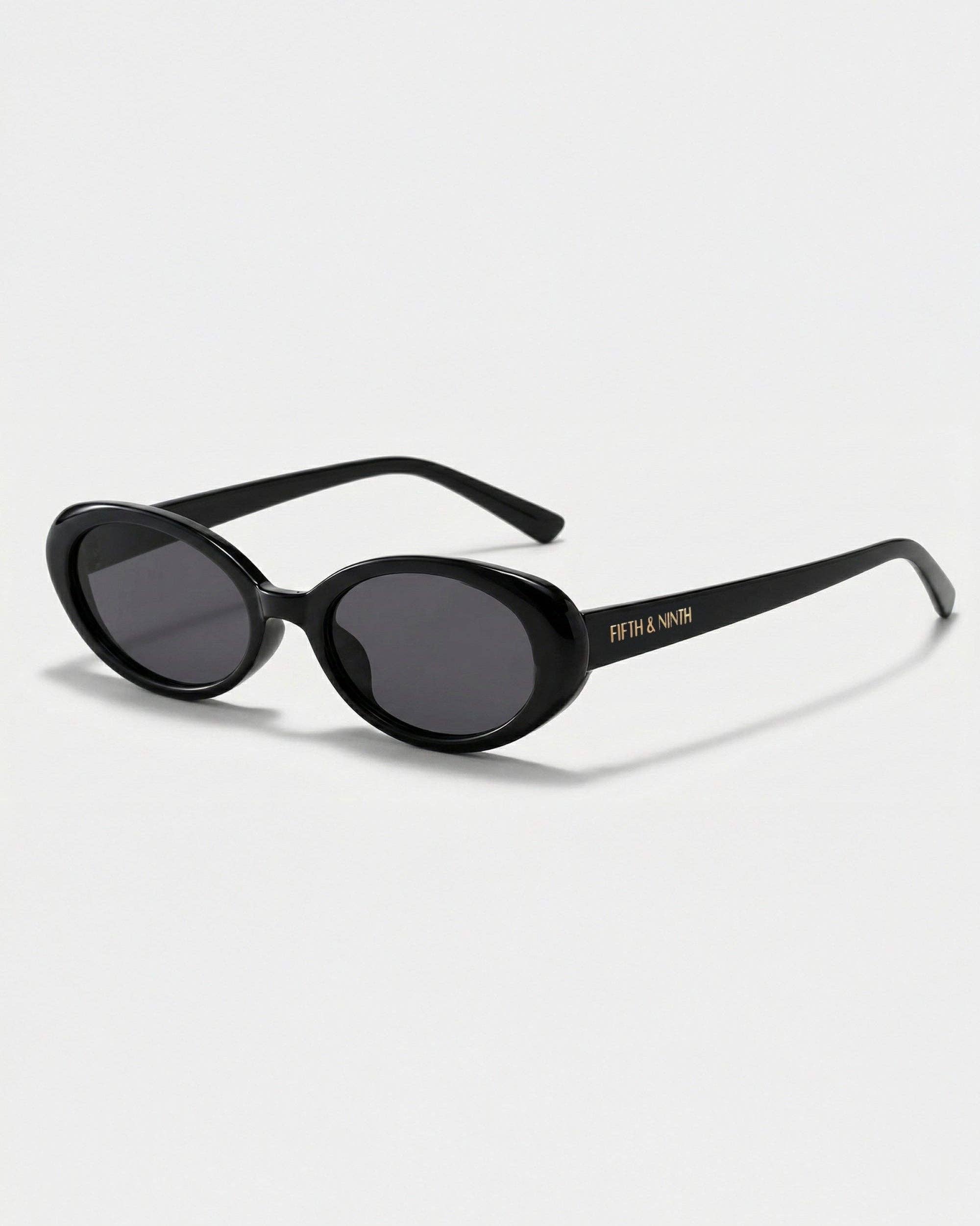Taya: Black / Polarized + 100% UV Protection