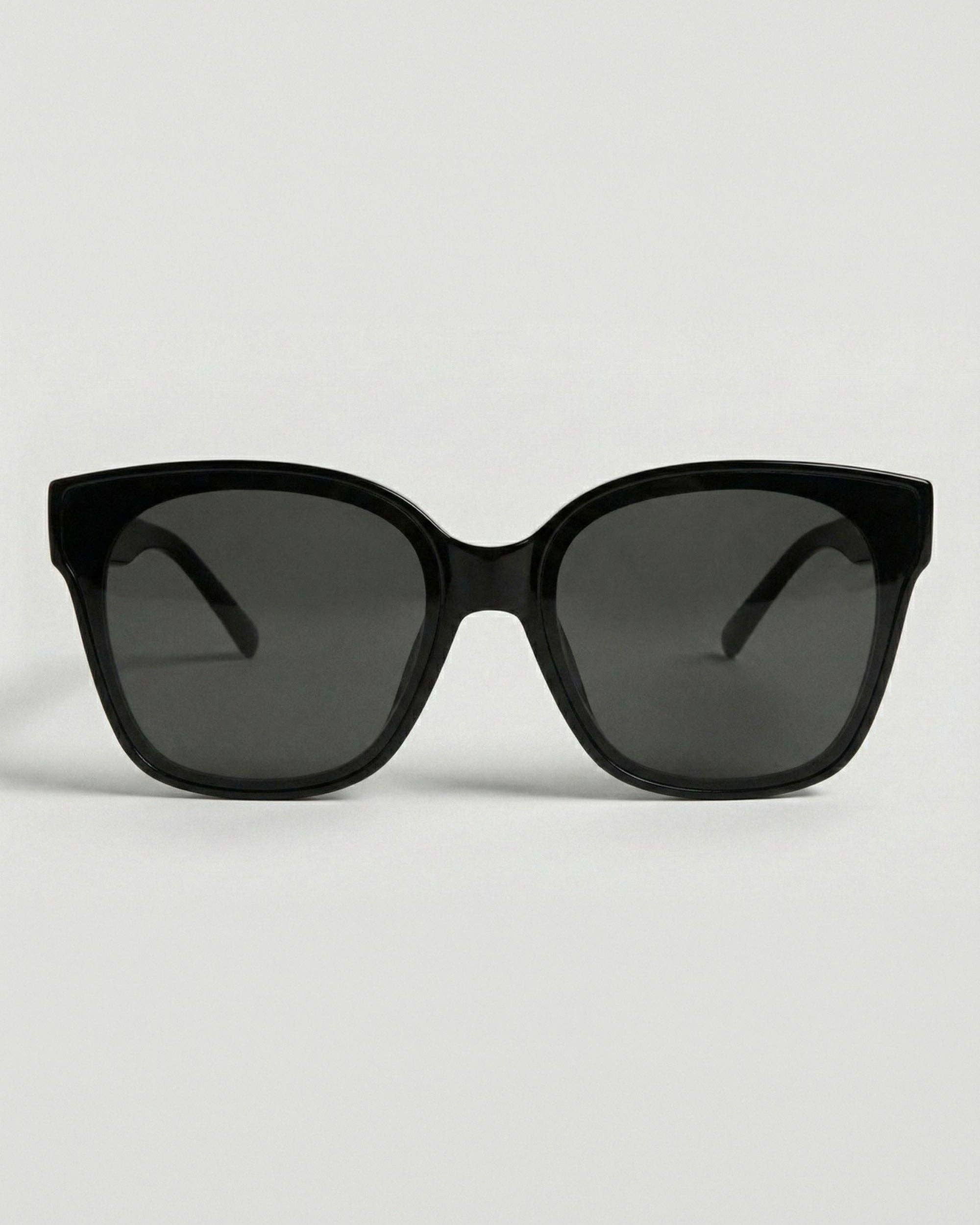 Carson Sunglasses: Black