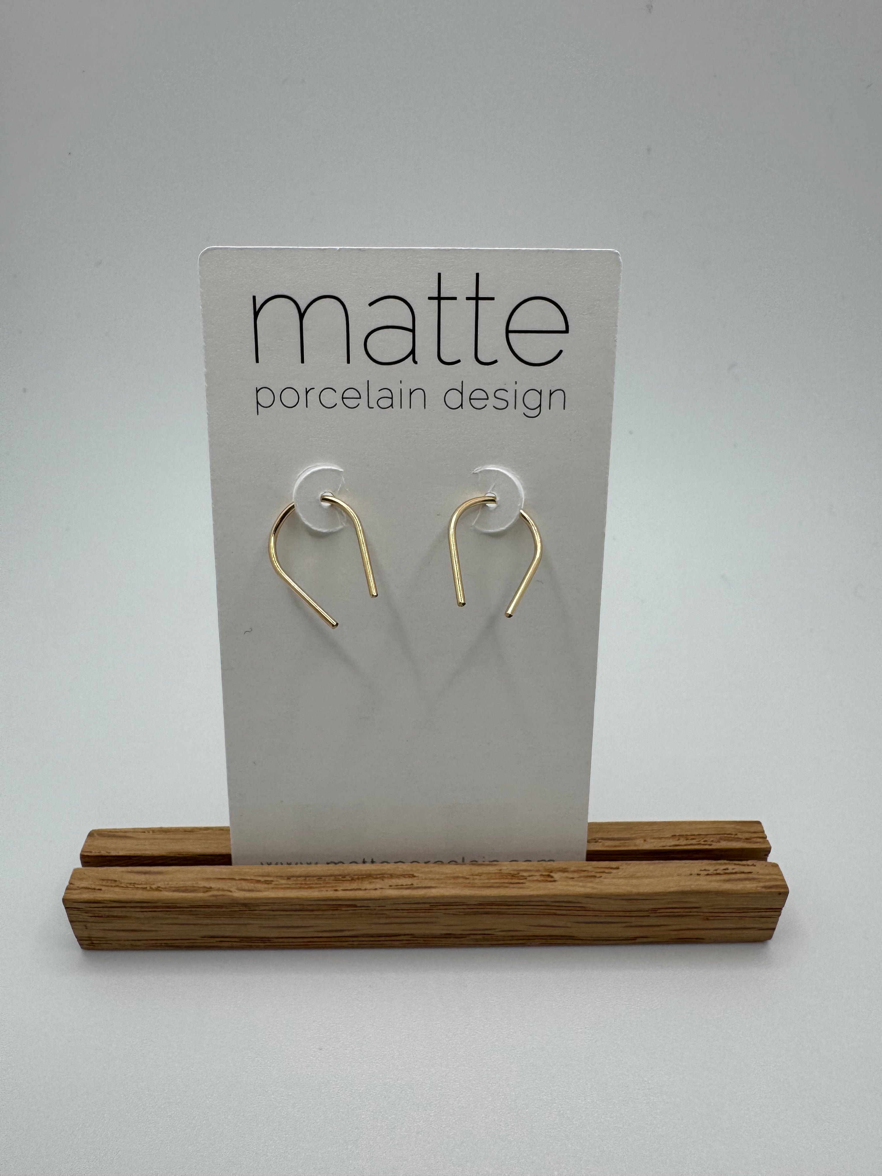 MATTE PORCELAIN Minimal Curve Hook Earrings