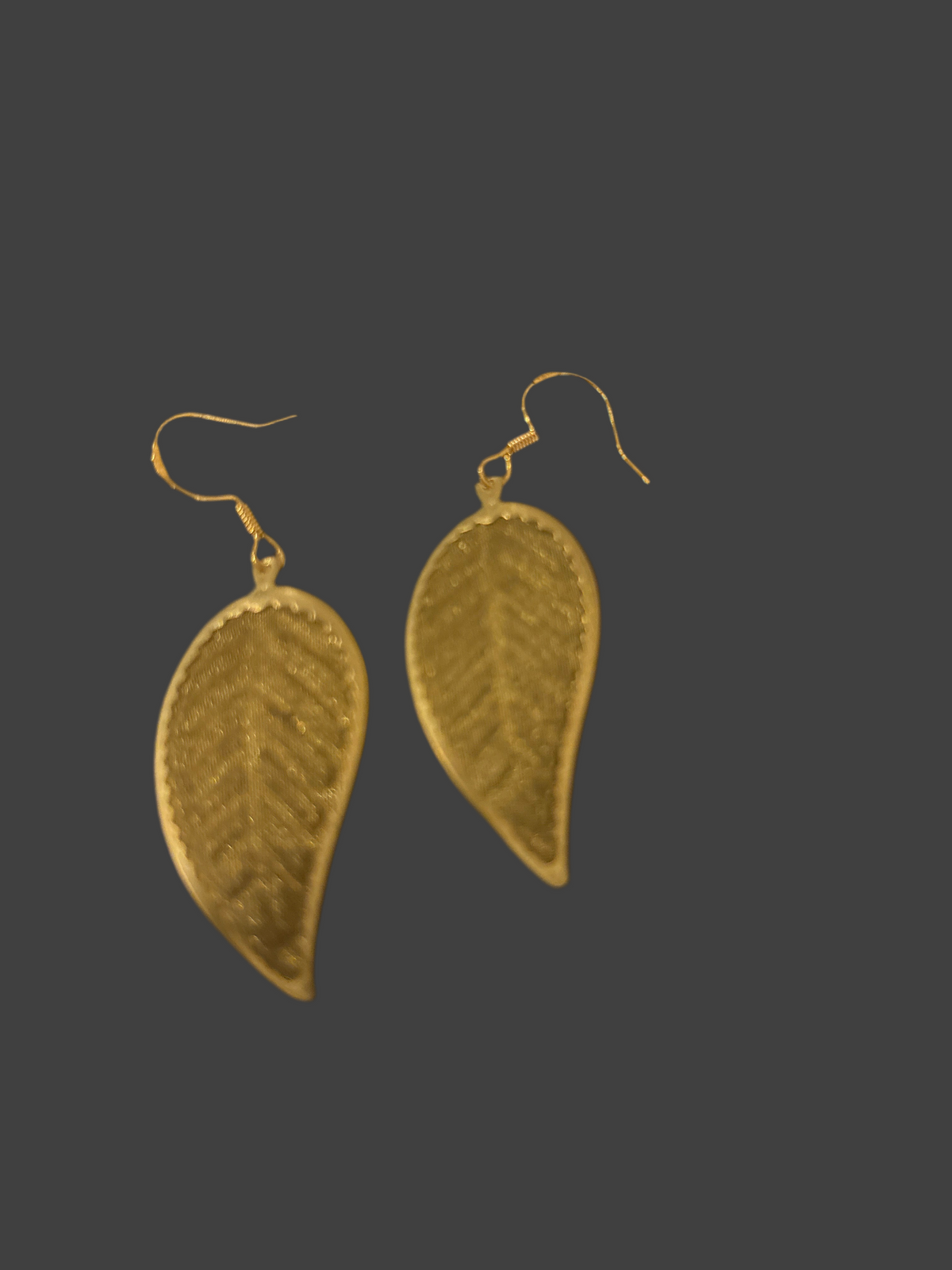 Sophia Leaf Earrings Gold