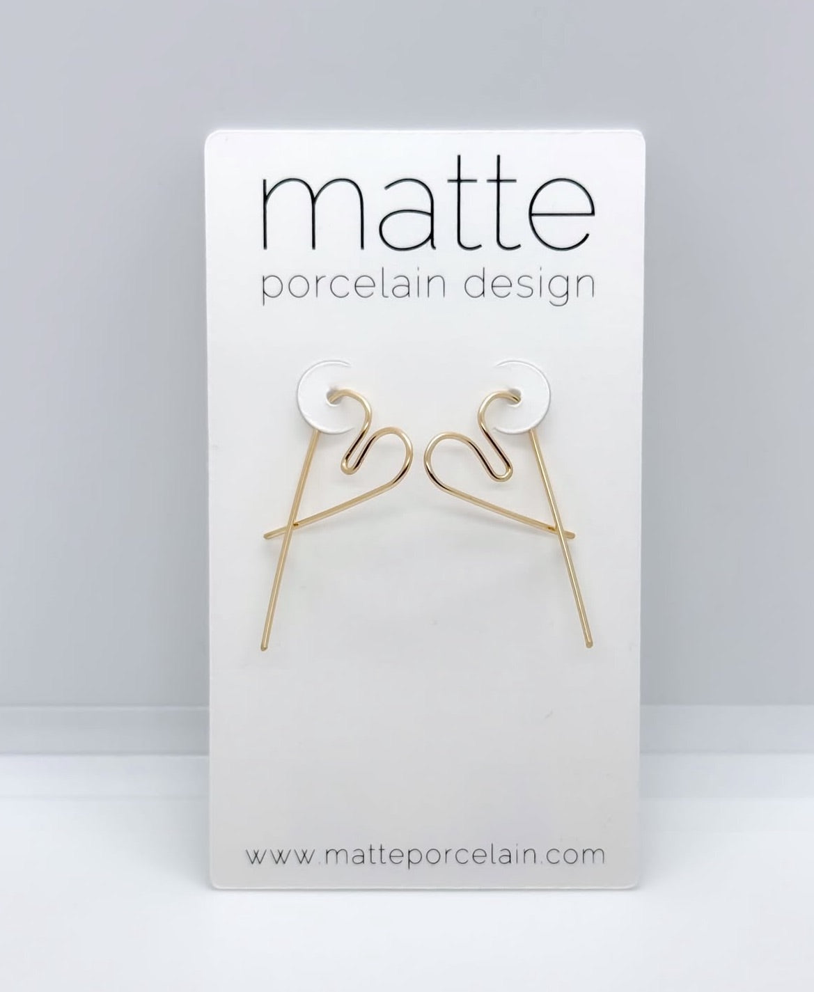 MATTE PORCELAIN Linear Heart Threaders