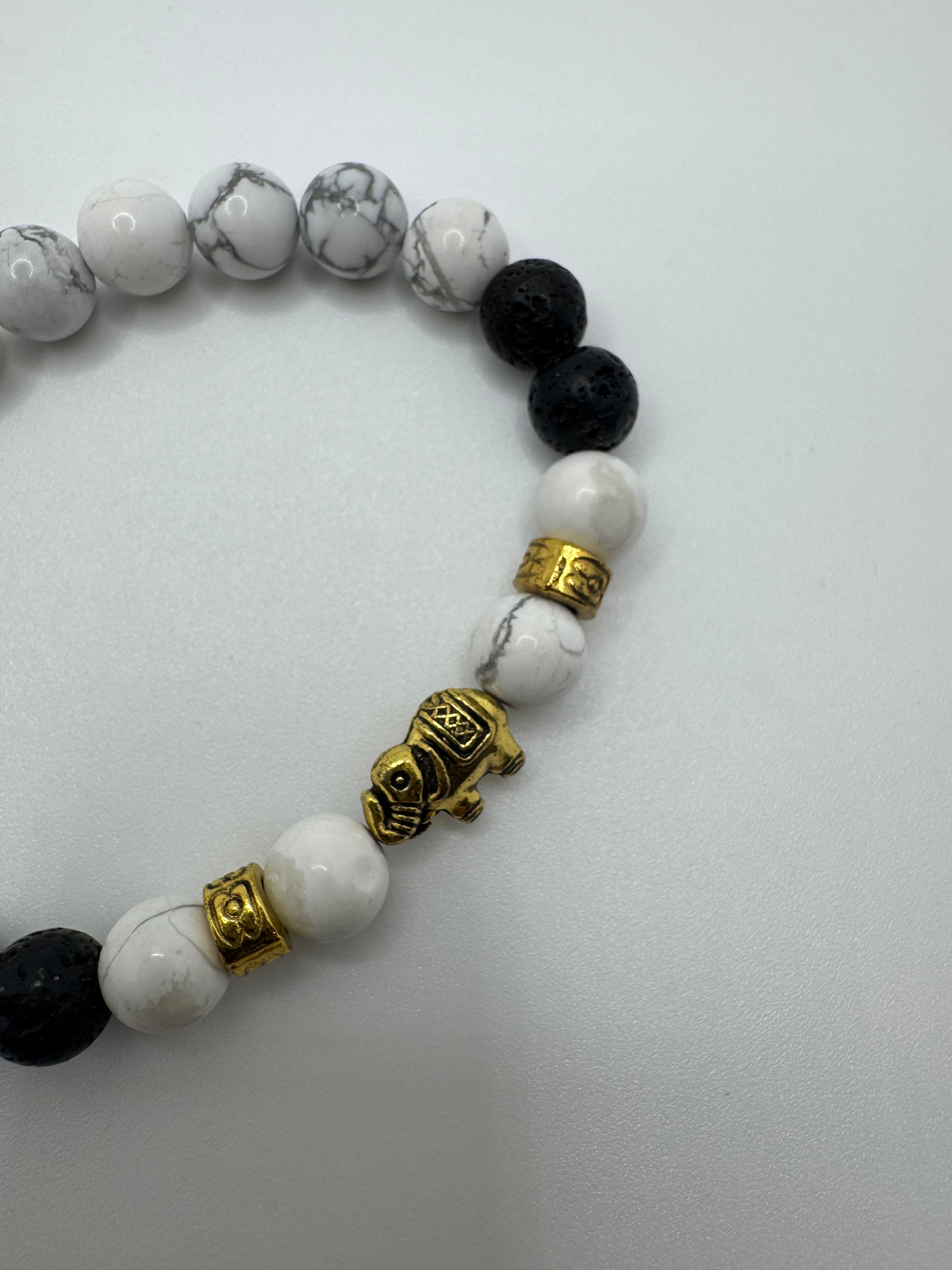 KRISTENS Sculpted Elephant Bead Bracelet