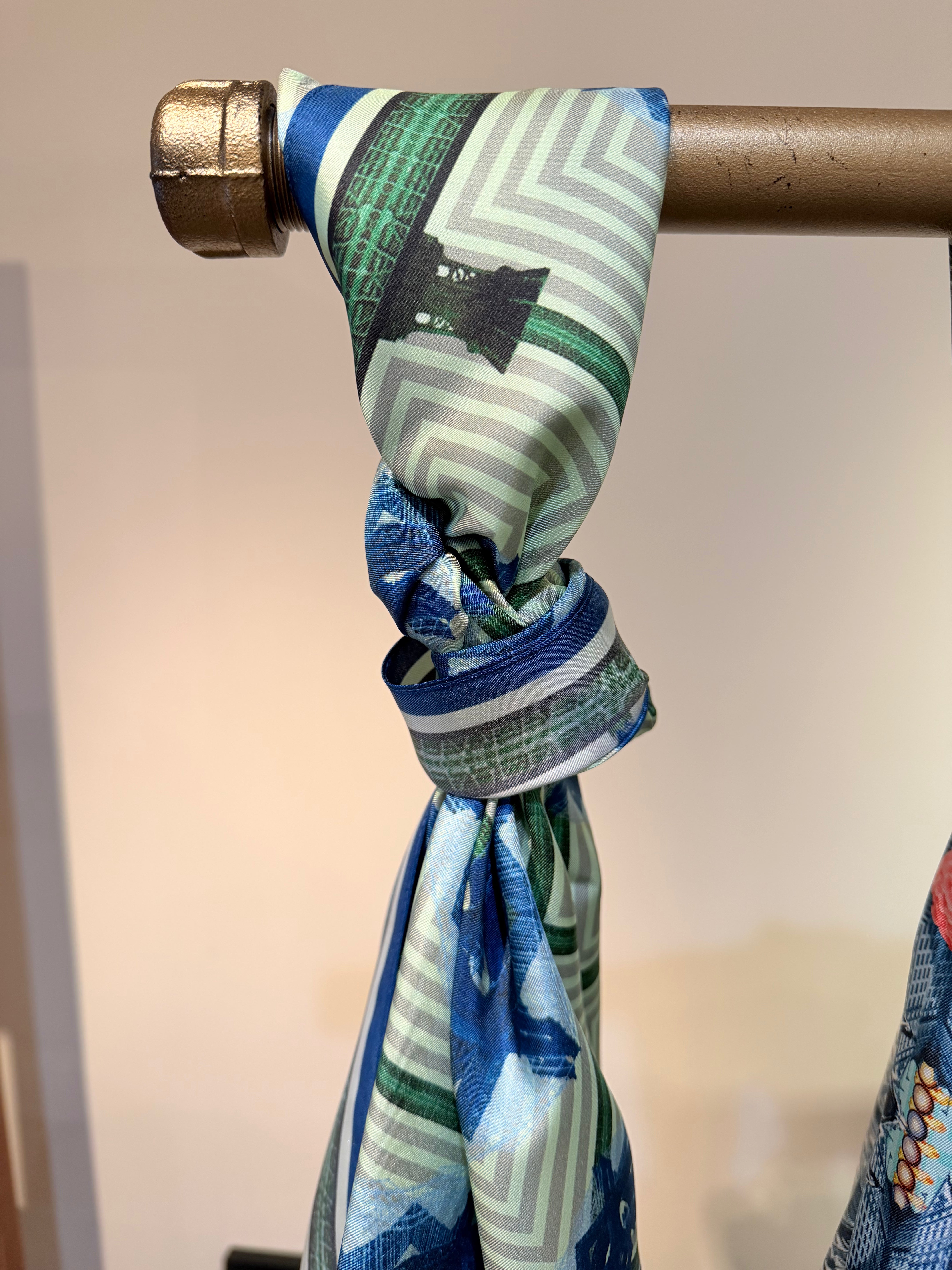 Manhattan Bridge Scarf in Blue