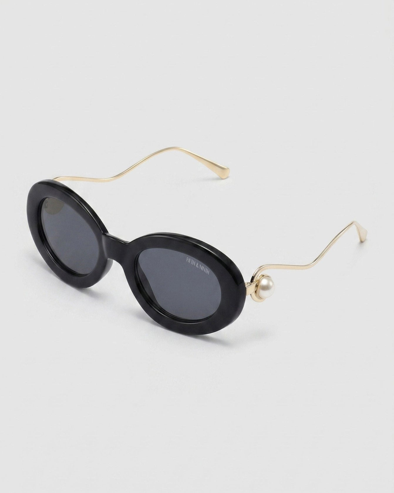 FIFTH & NINTH Arielle Sunglasses: Black + Polorized