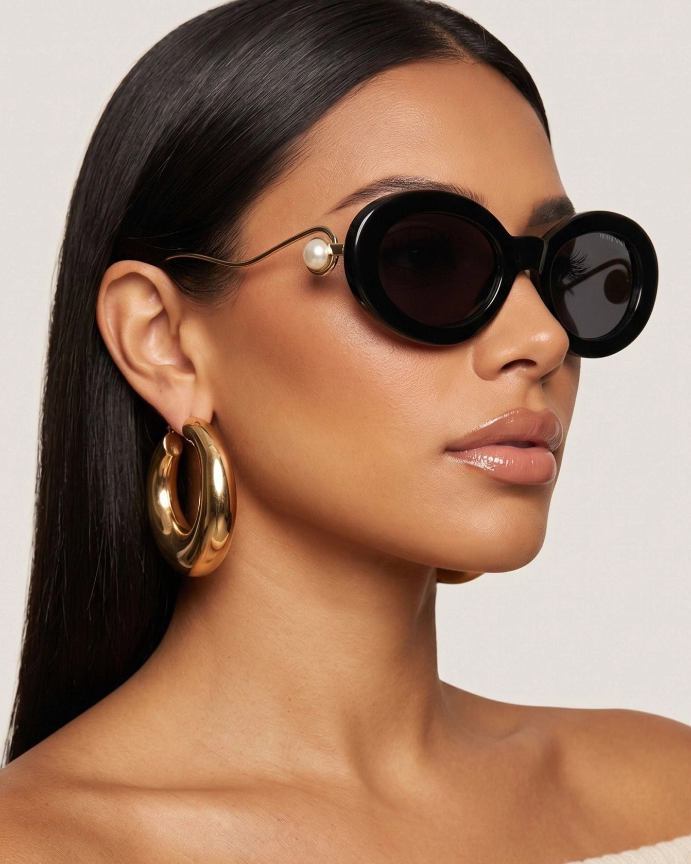 FIFTH & NINTH Arielle Sunglasses: Black + Polorized