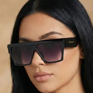 FIFTH & NINTH Avalon Sunglasses: Gradient Black + Polorized