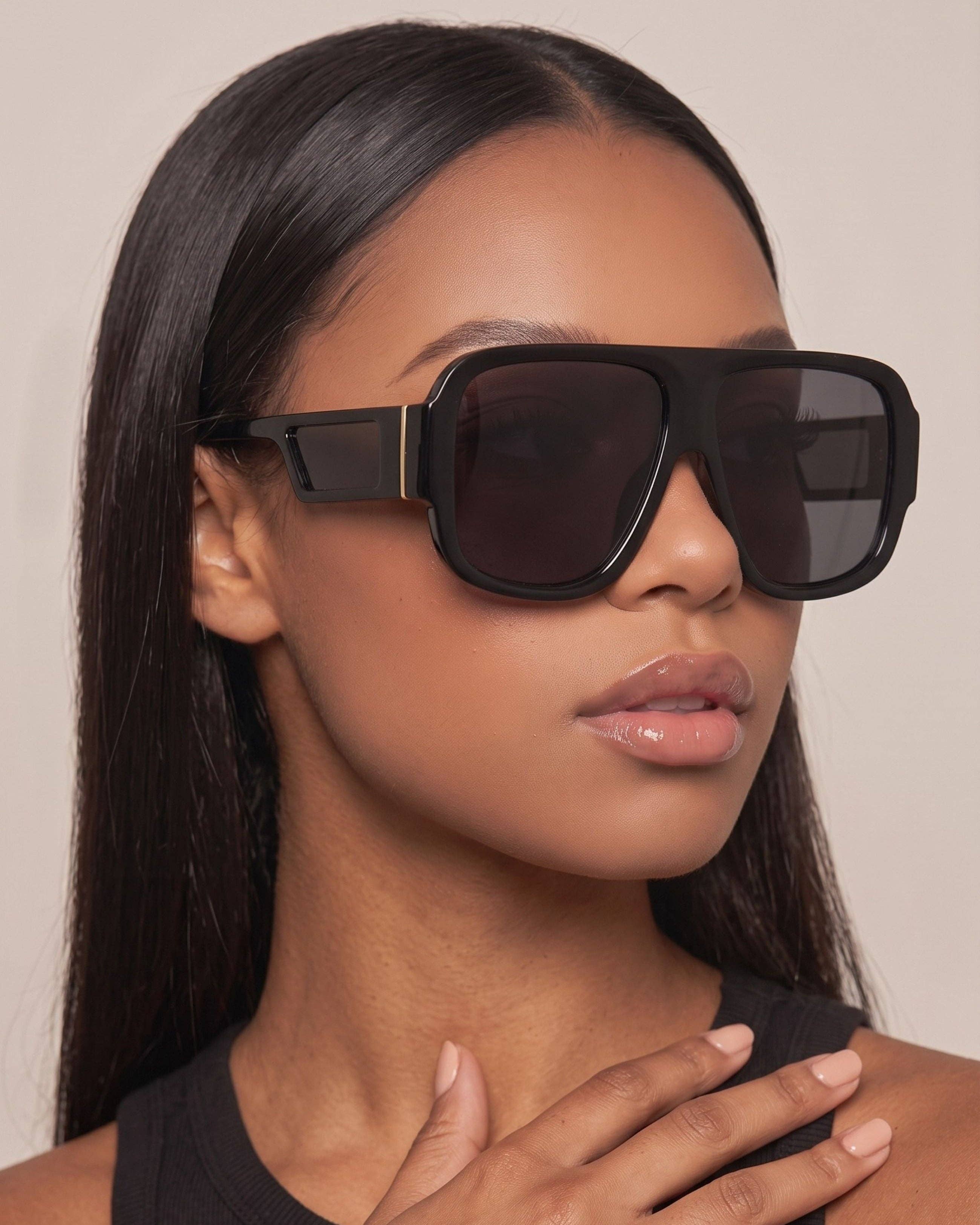Rosie Polarized Sunglasses: Black