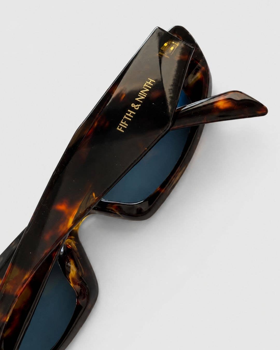 Gia: Torte / Polarized + 100% UV Protection