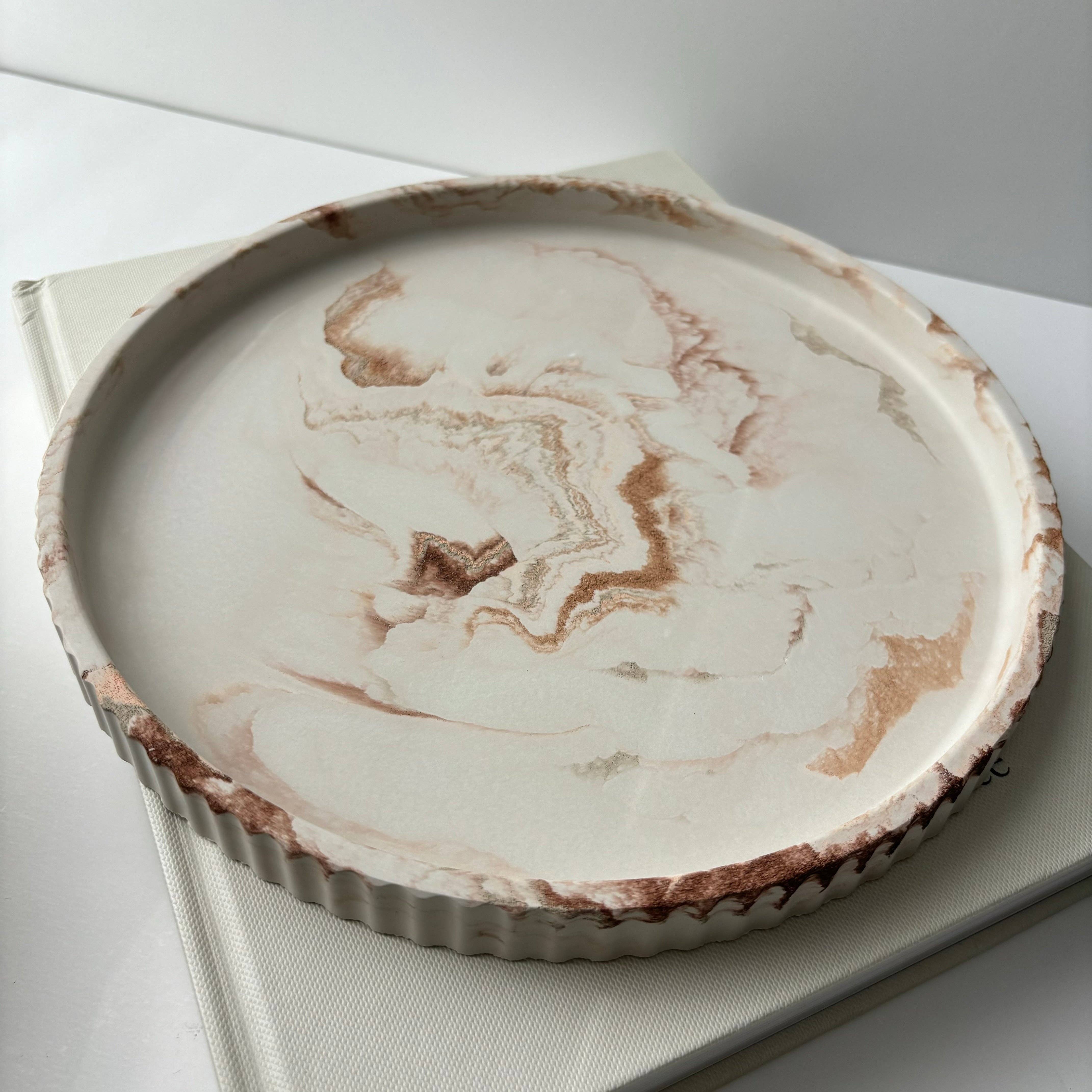 Joma - Concrete Fluted Tray | Round Concrete Tray: Black fusion marble