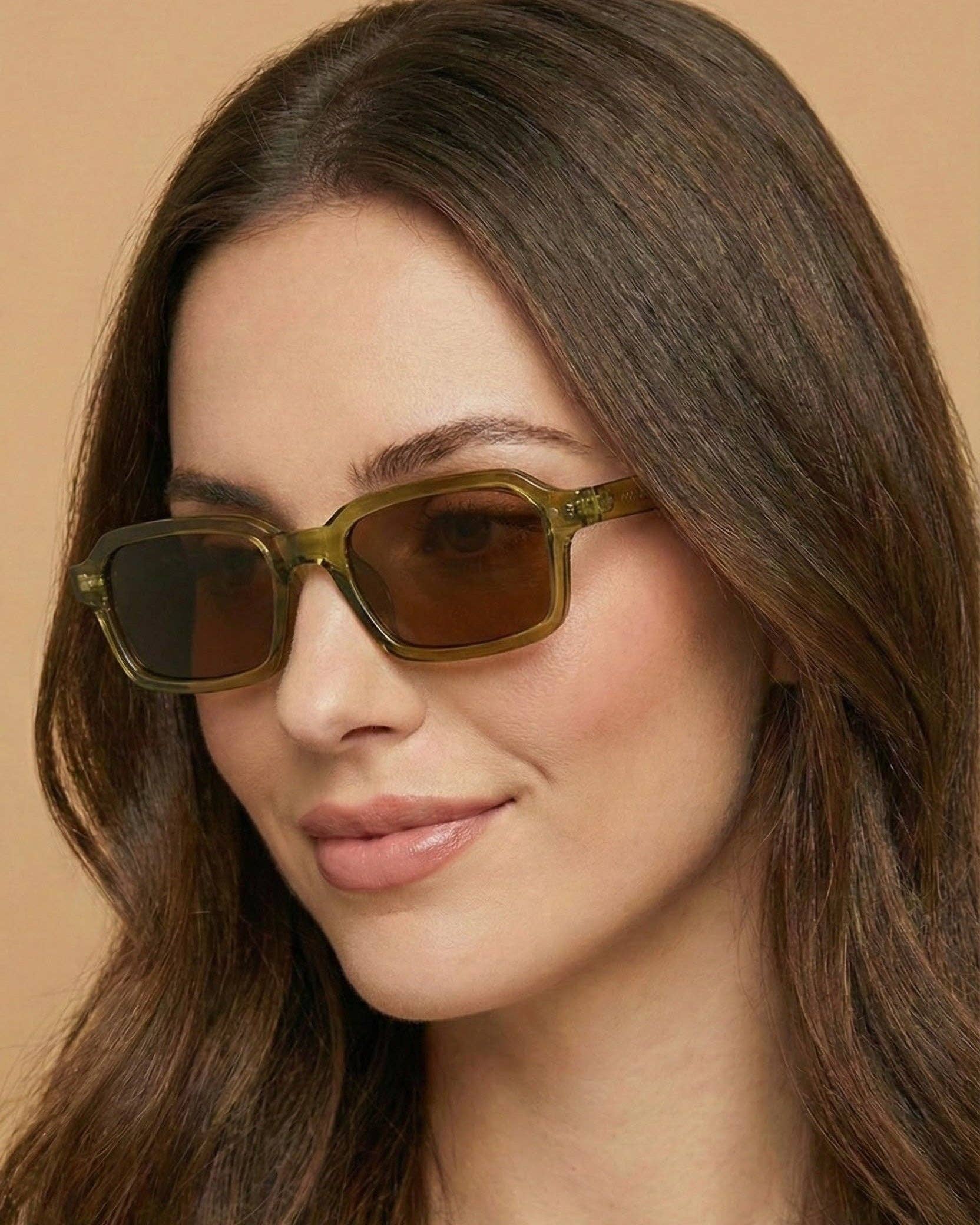 Cali: Transparent Moss / Polarized + 100% UV Protection