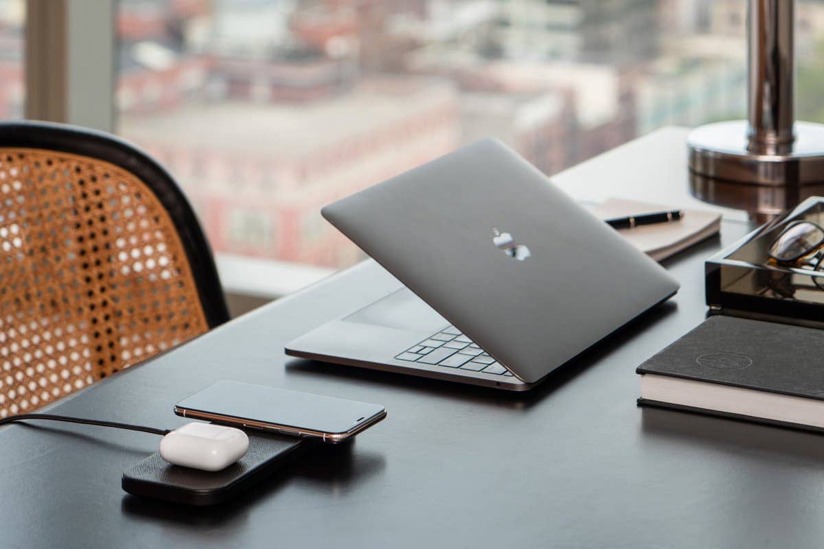 CATCH:2 - Classics Leather Wireless Charger - Dual Charging: Saddle