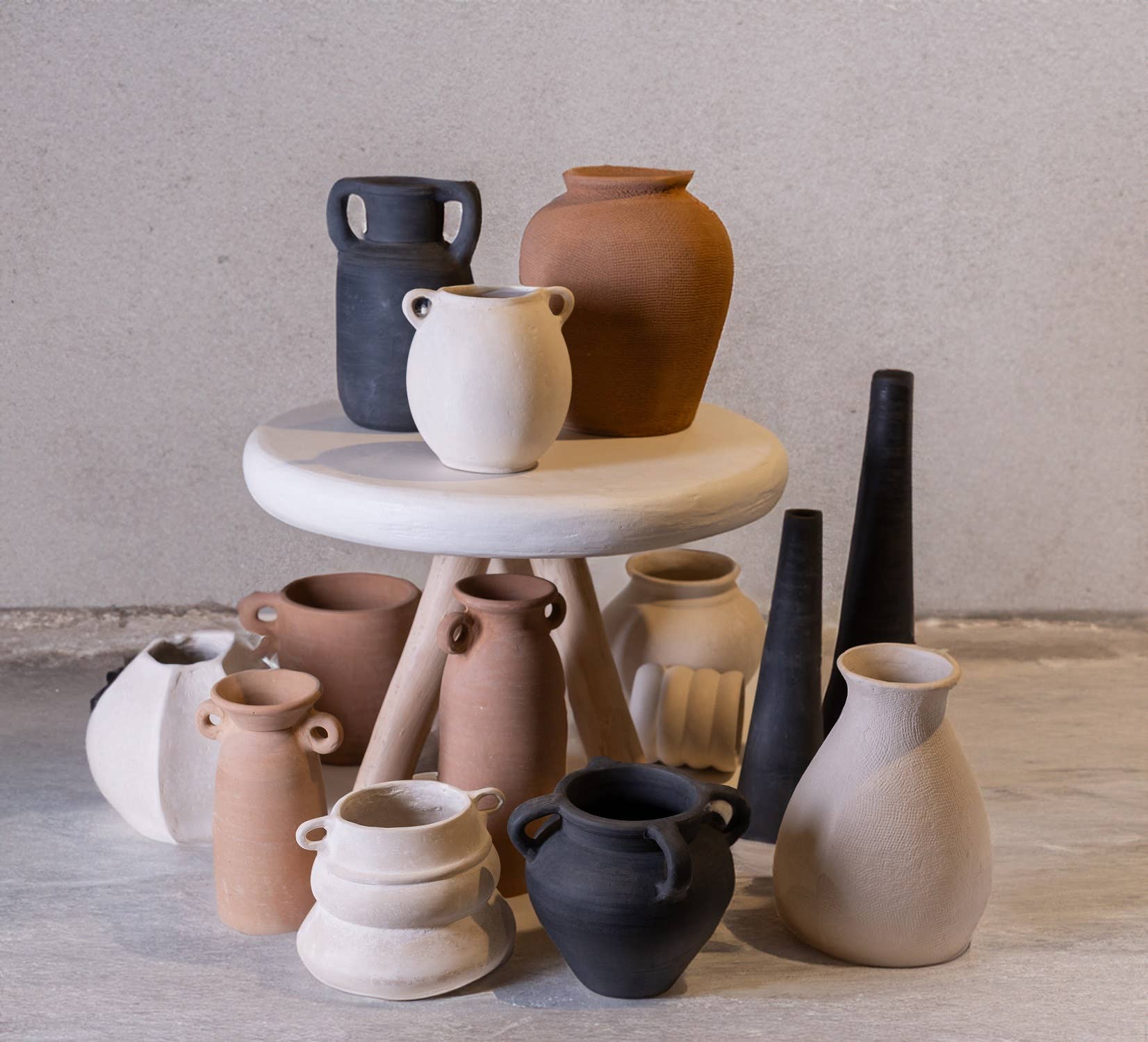 BIDK Terracotta Vase Natural Dia 9.45": NATURAL TERRACOTTA